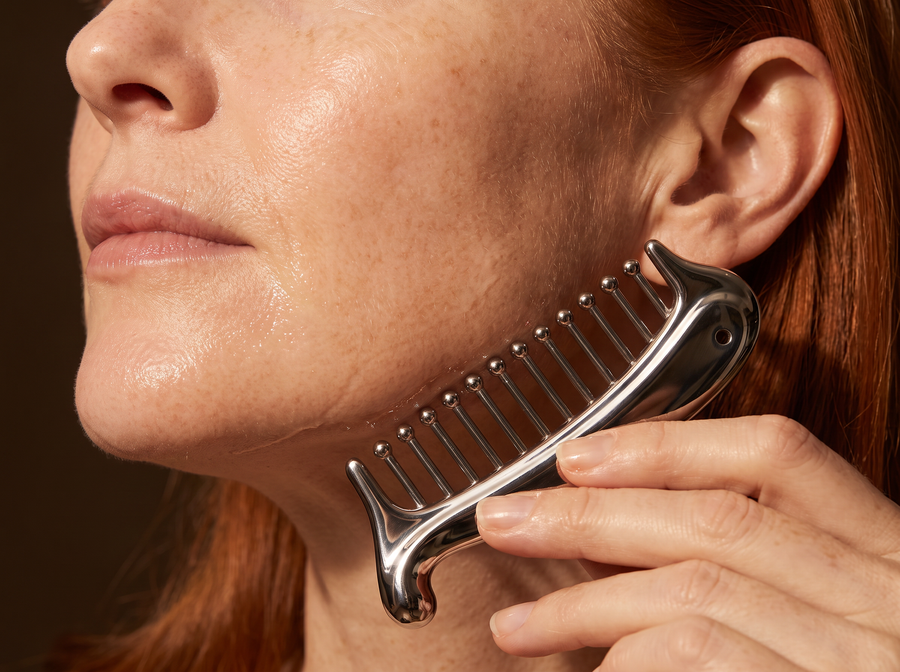 Le bord lisse, sur le visage — Galet d'Acier — Crâne, visage & corps