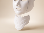 La pièce cou se clipse sous le menton du masque visage grâce à ses ergots
